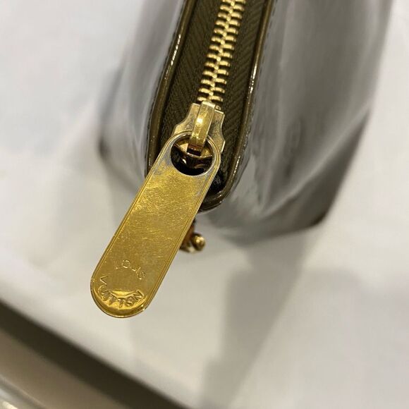 Louis Vuitton Bellevue Handbag Monogram Vernis PM Green - Picture 8 of 11